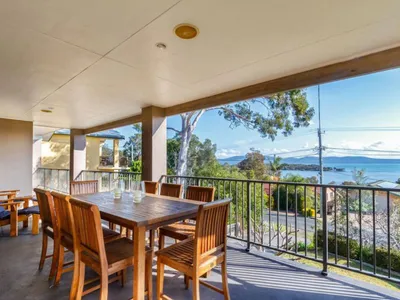 Search and Stay destination Green Point, NSW - Australia from AU$ 460. Little Karma - Between the ocean and the lake