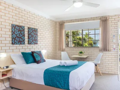 Search and Stay destination Lennox Head, NSW - Australia from AU$ 180. Santa Fe Motel and Holiday Units - Deluxe Queen Room