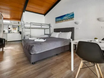 Search and Stay destination Long Jetty, NSW - Australia from AU$ 170. JETTY MOTEL THE ENTRANCE STANDARD FAMILY ROOM
