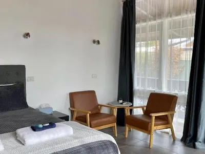 Search and Stay destination Long Jetty, NSW - Australia from AU$ 150. JETTY MOTEL THE ENTRANCE DELUXE HONEYMOON SUITE