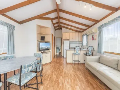 Search and Stay destination Apollo Bay, VIC - Australia from AU$ 160. Executive Cabin (sleeps 6)
