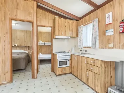 Search and Stay destination Apollo Bay, VIC - Australia from AU$ 140. Deluxe Cabin (Sleeps 4)