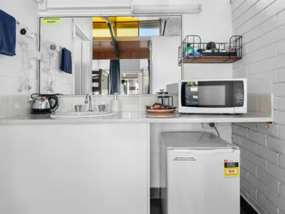 Search and Stay destination Long Jetty, NSW - Australia from AU$ 140. JETTY MOTEL THE ENTRANCE DELUXE TWIN ROOM