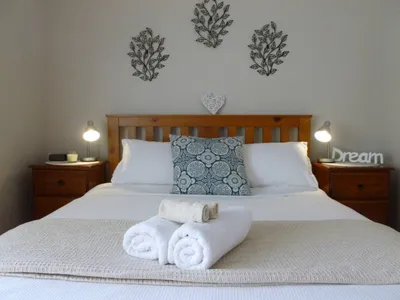 Search and Stay destination Port Lincoln, SA - Australia from AU$ 175. Oxford Holiday House