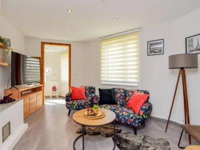 Search and Stay destination Zella-Mehlis, TH - Germany from AU$ 352. Carola