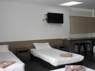 Search and Stay destination Queanbeyan, NSW - Australia from AU$ 210. Parkway Motel - Family Room