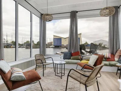 Search and Stay destination Woudsend, FR - Netherlands from AU$ 336. Harboursuite incl. boot