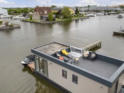 Search and Stay destination Woudsend, FR - Netherlands from AU$ 336. Harboursuite incl. boot