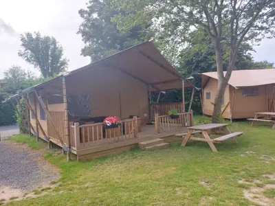 Search and Stay destination Noord-Scharwoude, NH - Netherlands from AU$ 540. Glampingtent Sunshine 2