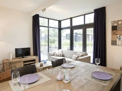 Search and Stay destination Nieuwvliet, ZE - Netherlands from AU$ 294. Cube la Mer 4