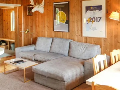 Search and Stay destination Svingvoll, Innlandet - Norway from AU$ 178. Skeisvegen (OPP208)