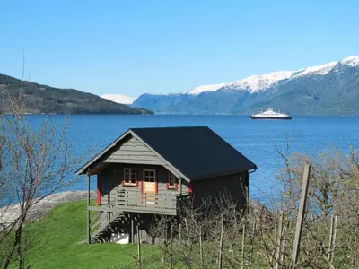 Search and Stay destination Vallavik, Vestland - Norway from AU$ 102. Hardangerrorbu (FJH411)