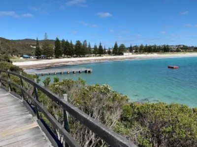 Search and Stay destination Middleton Beach, WA - Australia from AU$ 240. Middleton Beach Front Apartment - Unit 3