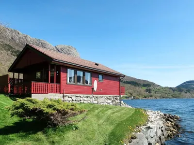 Search and Stay destination Hyllestad, Vestland - Norway from AU$ 107. Nanna (FJS130)