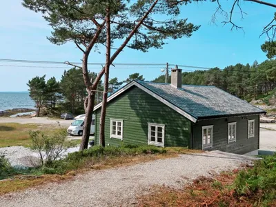 Search and Stay destination Hyllestad Municipality, Vestland - Norway from AU$ 153. Nesholmen (FJS127)