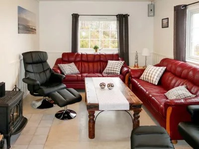 Search and Stay destination Hyllestad Municipality, Vestland - Norway from AU$ 172. Solsvika (FJS125)