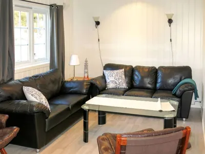 Search and Stay destination Hyllestad Municipality, Vestland - Norway from AU$ 160. Nesjevik (FJS124)