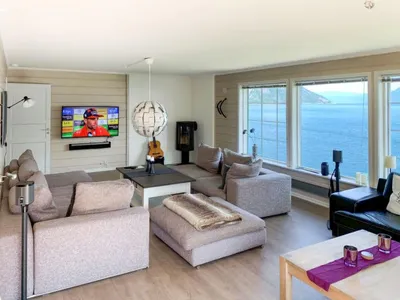 Search and Stay destination Kyrkjebø, Vestland - Norway from AU$ 300. Villa Syltebær (FJS283)