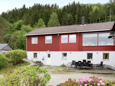 Search and Stay destination Naustdal, Vestland fylke - Norway from AU$ 91. Mjellhaugen (FJS221)