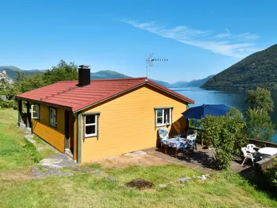 Search and Stay destination Davik, Vestland - Norway from AU$ 118. Nausthammar (FJS706)