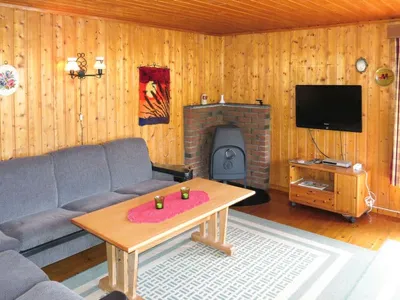 Search and Stay destination Lyngdal, Agder - Norway from AU$ 109. Neset (SOW043)
