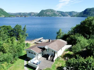 Search and Stay destination Farsund, Agder - Norway from AU$ 222. Åptafjorden (SOW684)