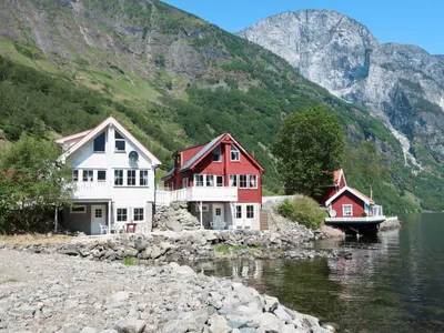 Search and Stay destination Bakka, Vestland - Norway from AU$ 269. Kvitveis (FJS392)