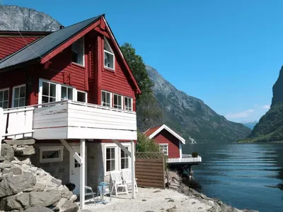 Search and Stay destination Bakka, Vestland - Norway from AU$ 297. Rødhette (FJS386)