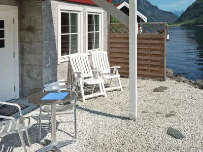 Search and Stay destination Bakka, Vestland - Norway from AU$ 297. Rødhette (FJS386)