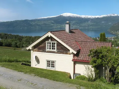 Search and Stay destination Innvik, Vestland - Norway from AU$ 145. Nystova (FJS250)