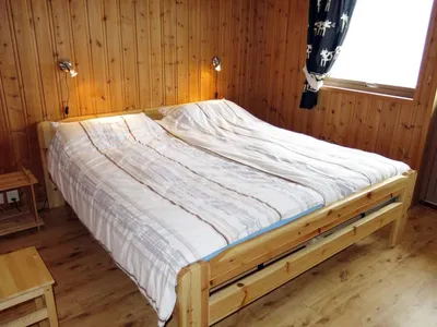 Search and Stay destination Fresvik, Vestland fylke - Norway from AU$ 148. Hovsfjellet (FJS616)