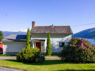 Search and Stay destination Tjugum, Vestland fylke - Norway from AU$ 182. Tantestova (FJS296)