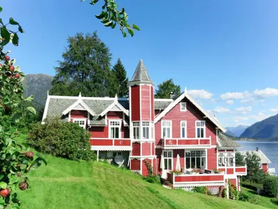 Search and Stay destination Balestrand, Vestland - Norway from AU$ 146. Villa Lorna (FJS026)