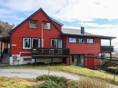 Search and Stay destination Sørbøvåg, Vestland - Norway from AU$ 151. Anneks (FJS153)