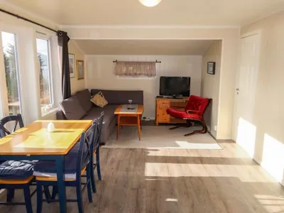 Search and Stay destination Sørbøvåg, Vestland - Norway from AU$ 151. Havbris (FJS152)