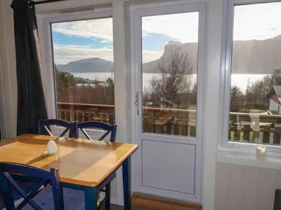 Search and Stay destination Sørbøvåg, Vestland - Norway from AU$ 151. Havbris (FJS152)