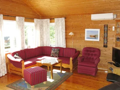 Search and Stay destination Sørbøvåg, Vestland - Norway from AU$ 95. Oasen (FJS143)
