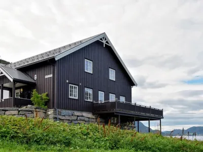 Search and Stay destination Bøfjorden, Møre og Romsdal - Norway from AU$ 135. Bøgeilen (FJM303)
