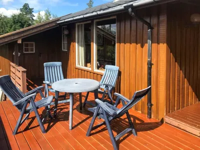 Search and Stay destination Kysnesstrand, Vestland - Norway from AU$ 100. Trefall (FJH520)