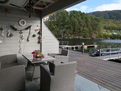 Search and Stay destination Uggdal, Vestland - Norway from AU$ 167. Heningen (FJH602)