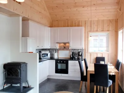 Search and Stay destination Onarheim, Vestland - Norway from AU$ 133. Tyttebærhytta (FJH649)