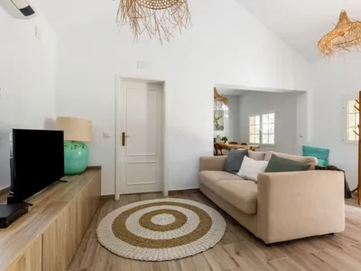 Search and Stay destination Monte da Volta, Setúbal - Portugal from AU$ 190. Quinta de Santa Emilia (V1)