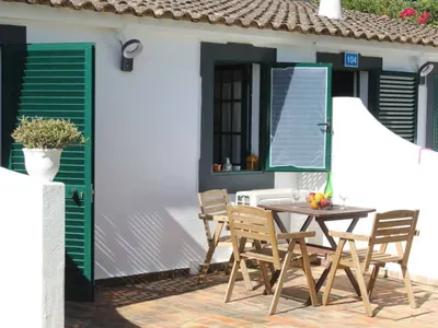 Search and Stay destination Moncarapacho, Faro District - Portugal from AU$ 111. Quinta da Murteira (FUZ107)