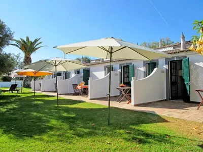 Search and Stay destination Moncarapacho, Faro District - Portugal from AU$ 111. Quinta da Murteira (FUZ104)