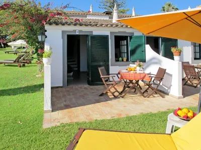 Search and Stay destination Moncarapacho, Faro District - Portugal from AU$ 116. Quinta da Murteira (FUZ103)