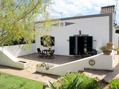 Search and Stay destination Moncarapacho, Faro District - Portugal from AU$ 164. Quinta da Murteira (FUZ101)