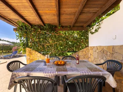 Search and Stay destination Estói, Faro - Portugal from AU$ 243. Do Castelo (SBD105)