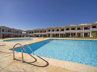 Search and Stay destination Ferreiras, Faro - Portugal from AU$ 256. Casa de Verão