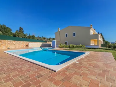 Search and Stay destination Alcantarilha, Faro - Portugal from AU$ 327. Vila Caravela