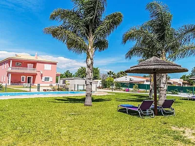 Search and Stay destination Alcantarilha, Faro District - Portugal from AU$ 263. Casa das Amendoeiras